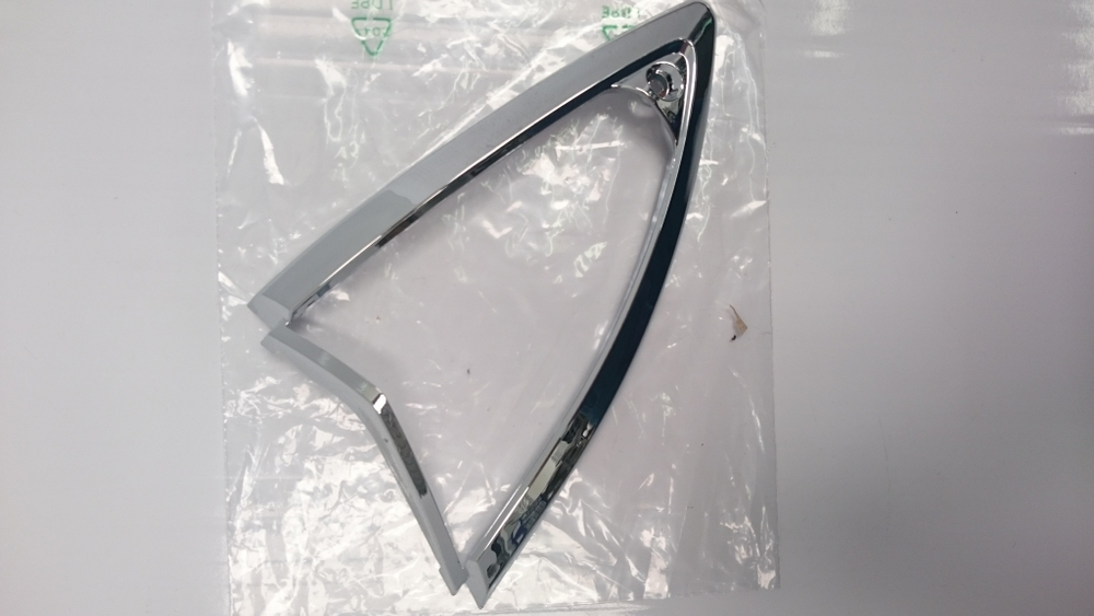 Рамка стекла поворотника Piaggo PG641483