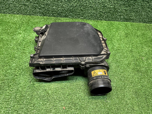 Корпус воздушного фильтра Mercedes C w205 (14-23)