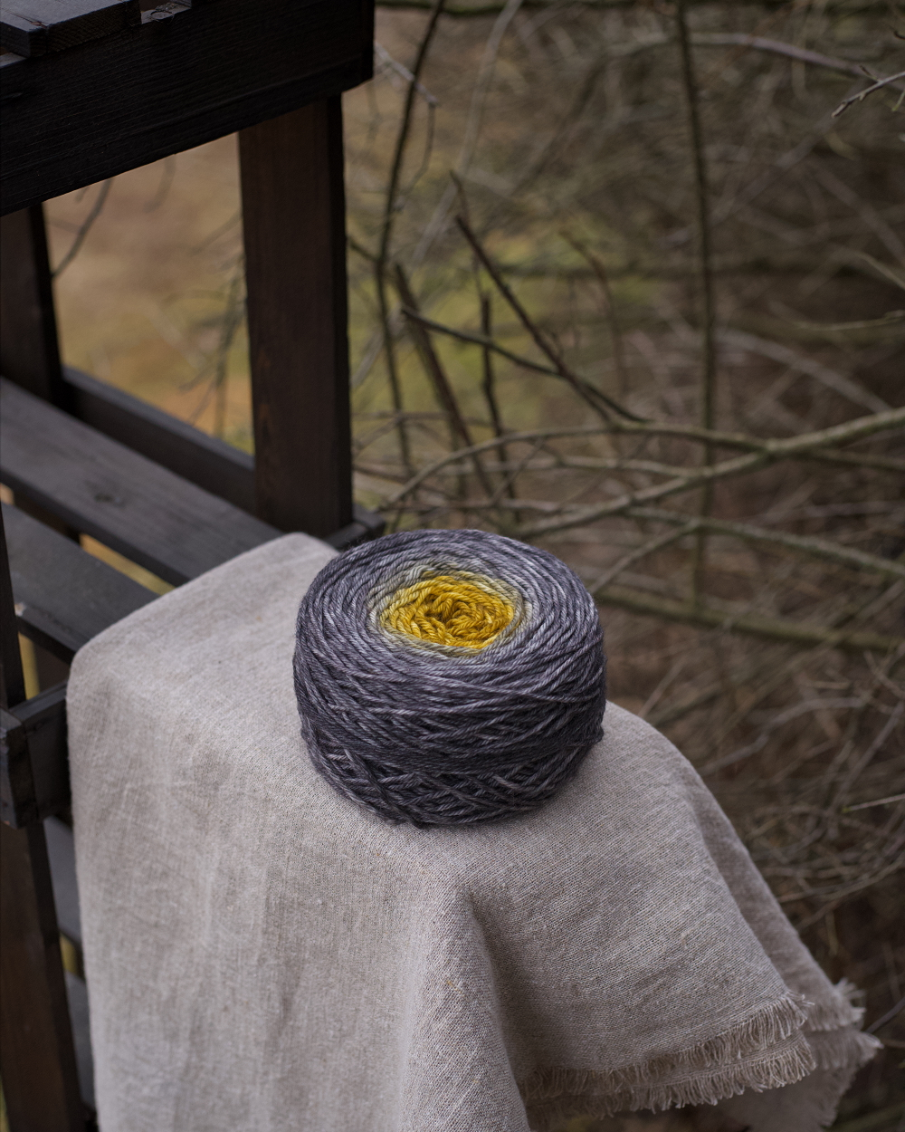 Градиент на шапку с кашемиром "Графит с горчицей"