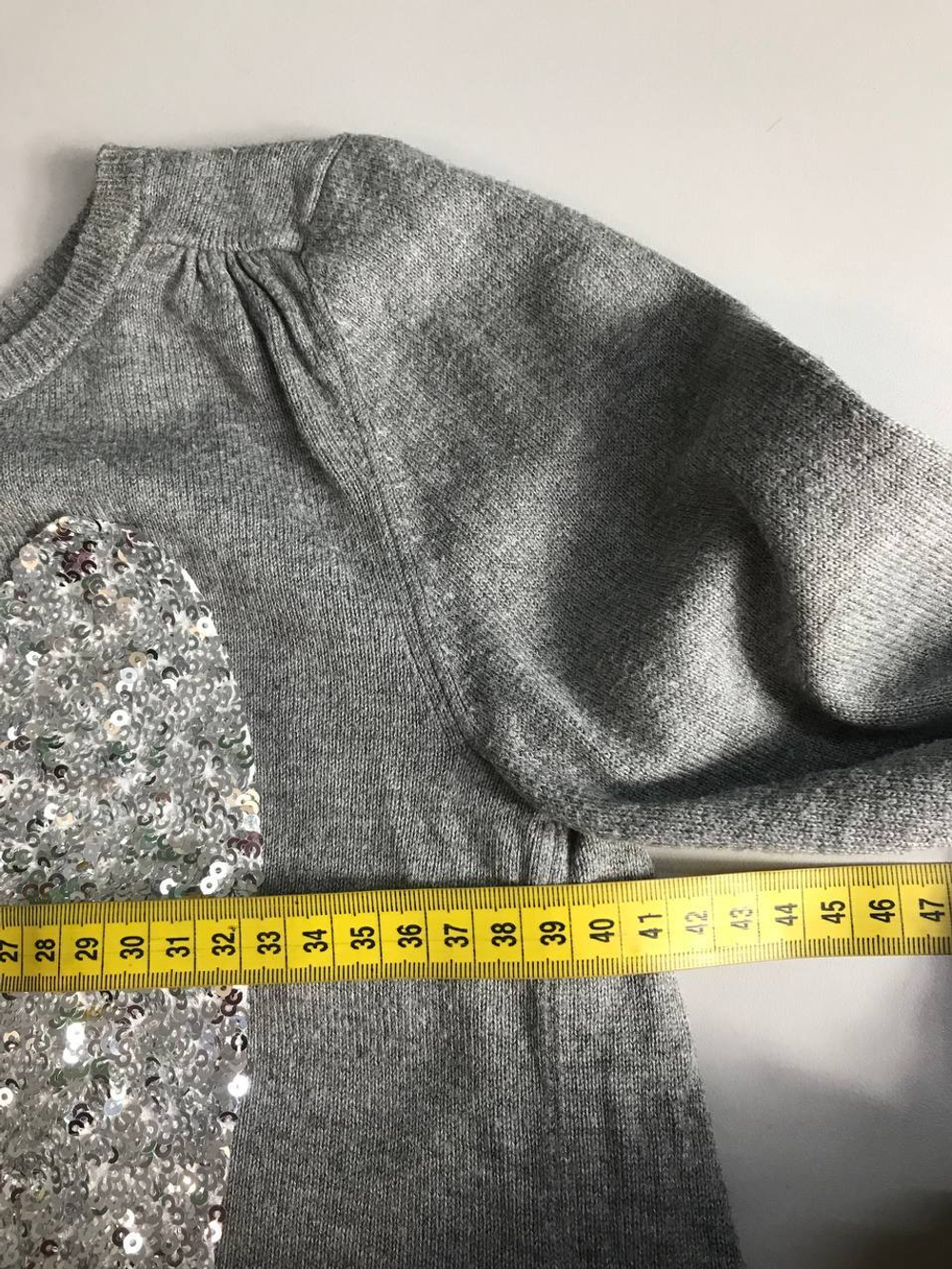 Джемпер с пайетками, визуально на 10 лет