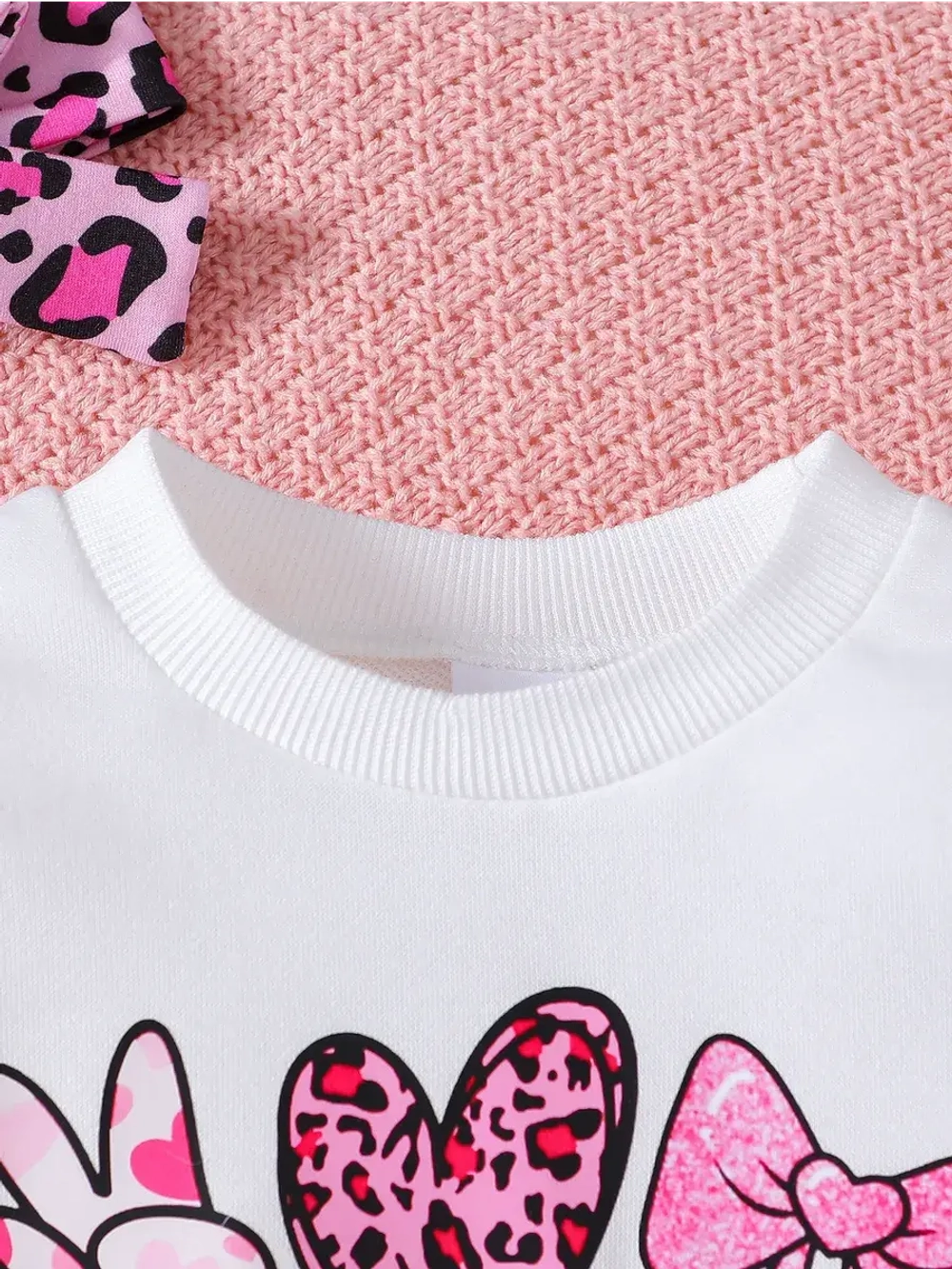 Летний костюм для девочки нарядный