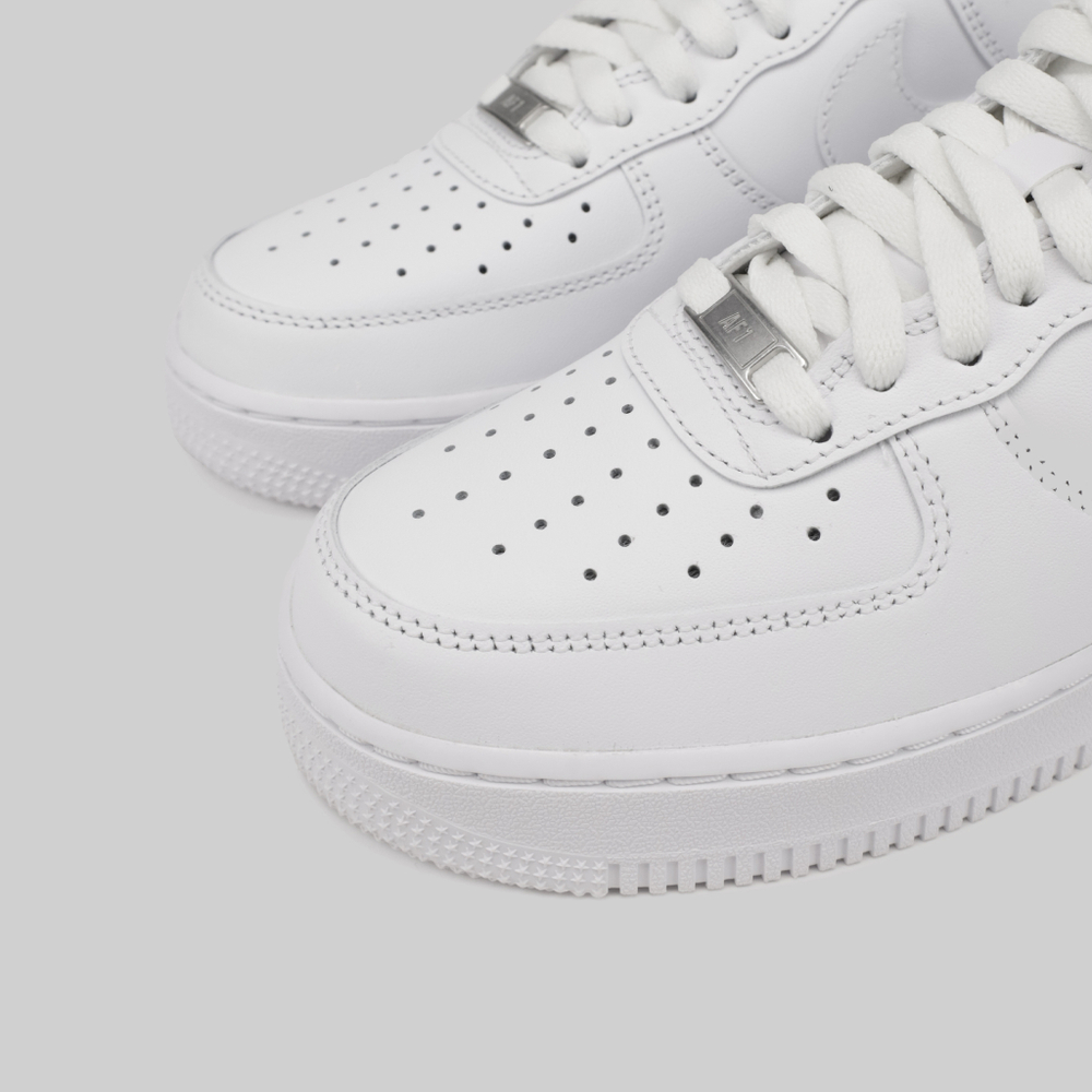 Кроссовки Nike Air Force 1 '07 - купить в магазине Dice с бесплатной доставкой по России