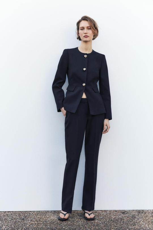 ZARA БЛЕЙЗЕР ОБЛЕГАЮЩЕГО КРОЯ С КРУГЛЫМ ВЫРЕЗОМ, МОРСКОЙ СИНИЙ
