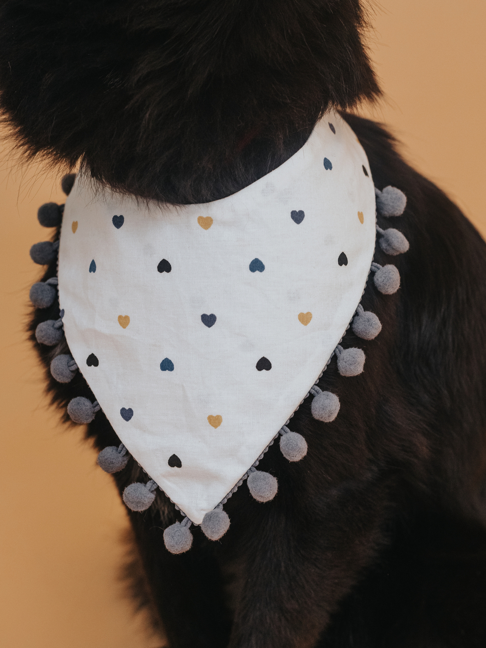 Бандана серая с сердечками