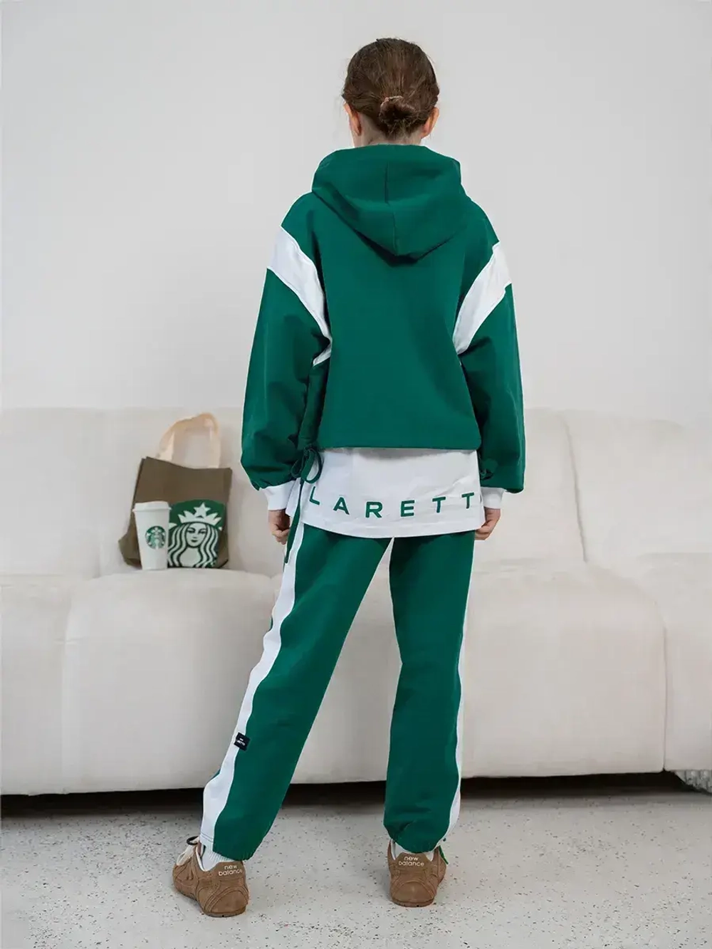 Спортивный костюм для девочки в школу