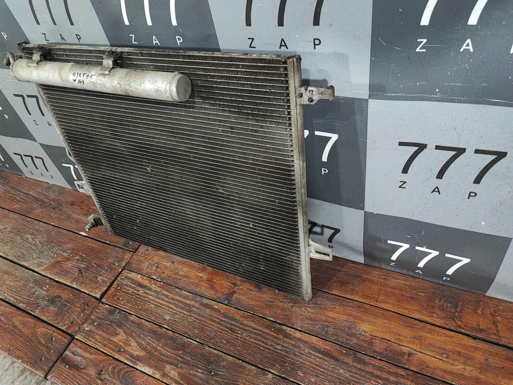 Радиатор кондиционера Mercedes ML (W164)  Б/У Оригинал A2515000054