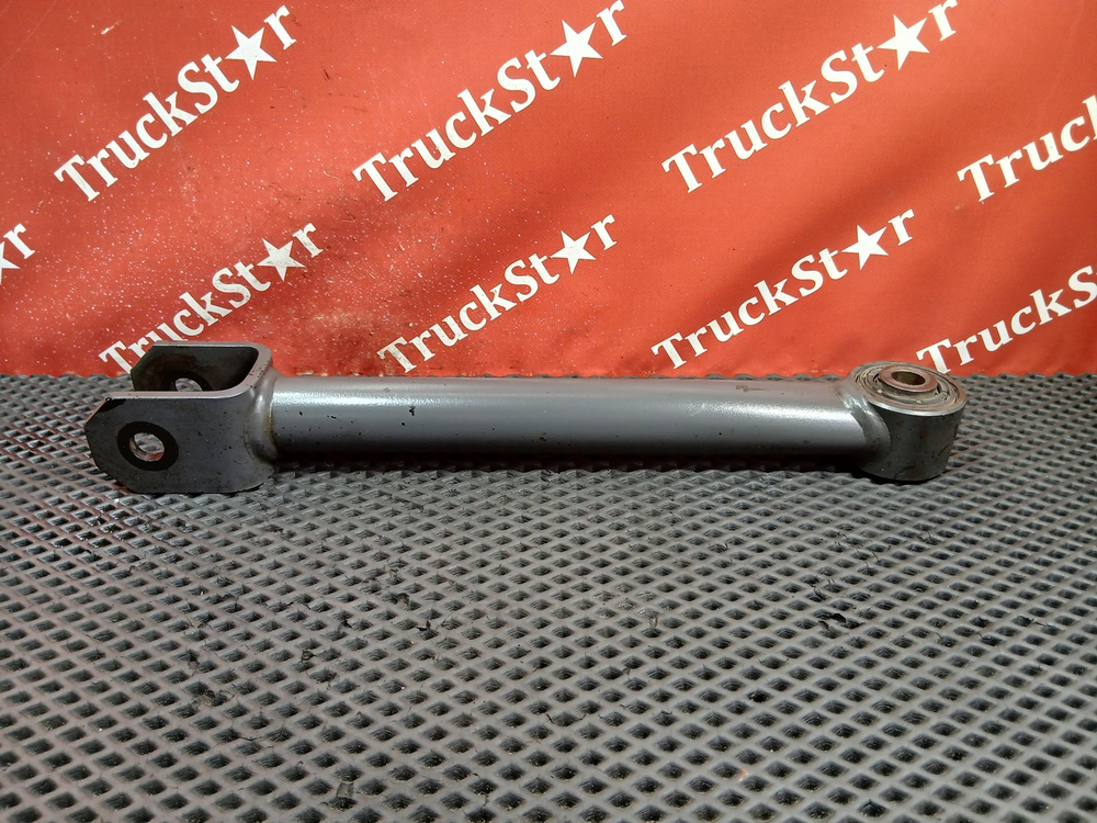 Стойка заднего стабилизатора