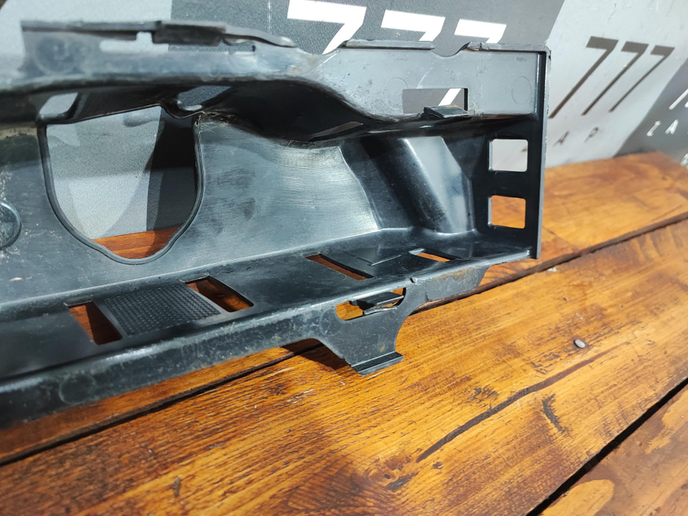 Абсорбер переднего бампера Kia Picanto 3 (JA) 17- Б/У Оригинал 86520G6300