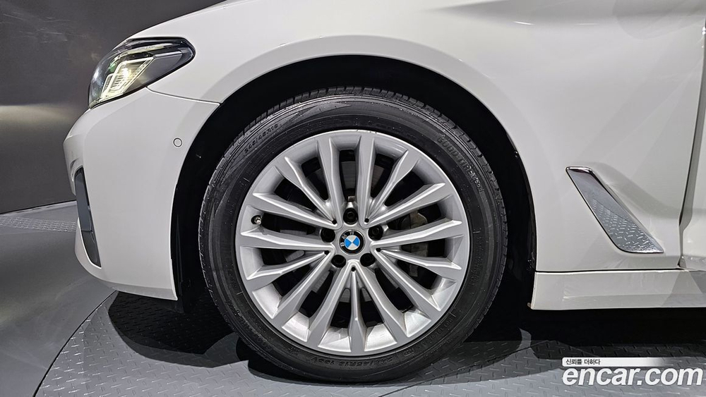 BMW 5 Series (G30) 530i xDrive Luxury (01.2021)