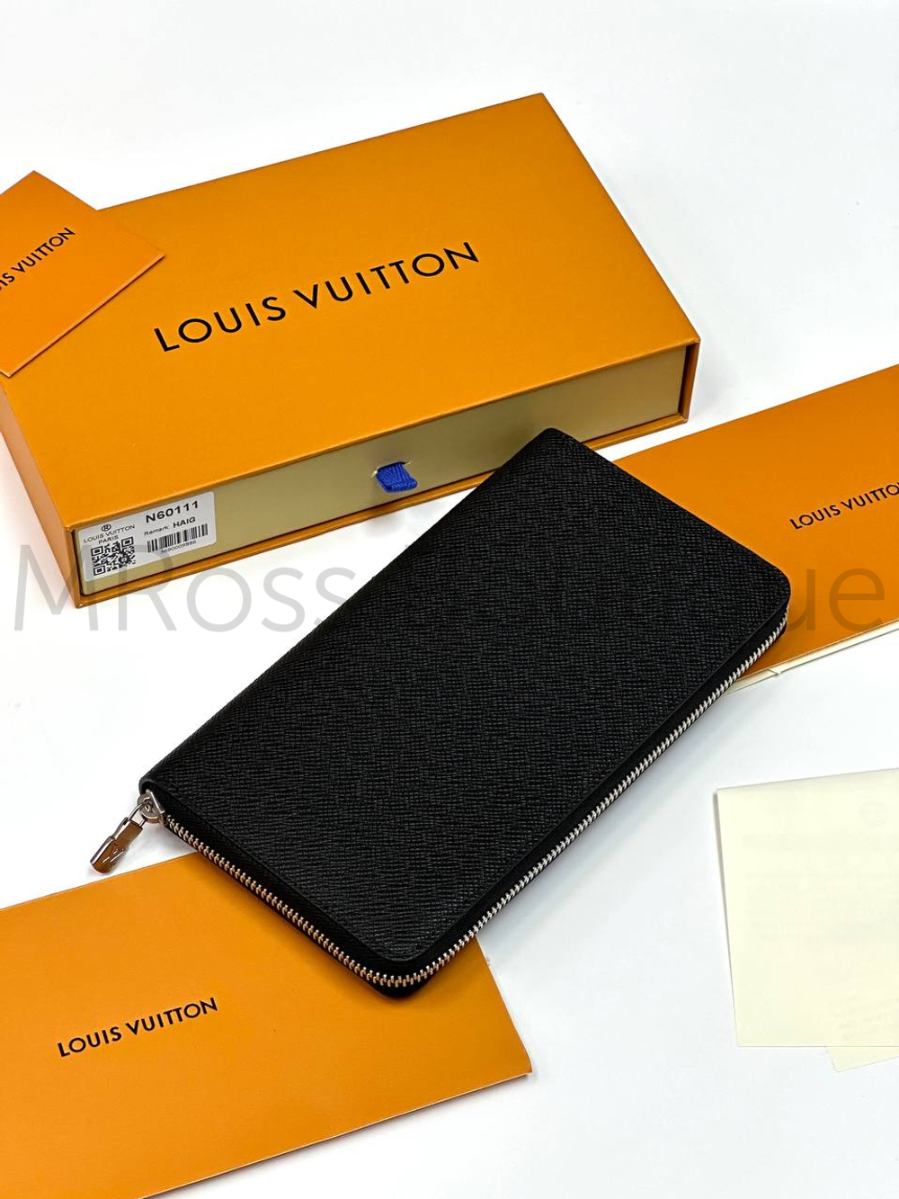 Мужское портмоне Zippy Louis Vuitton из кожи Taiga
