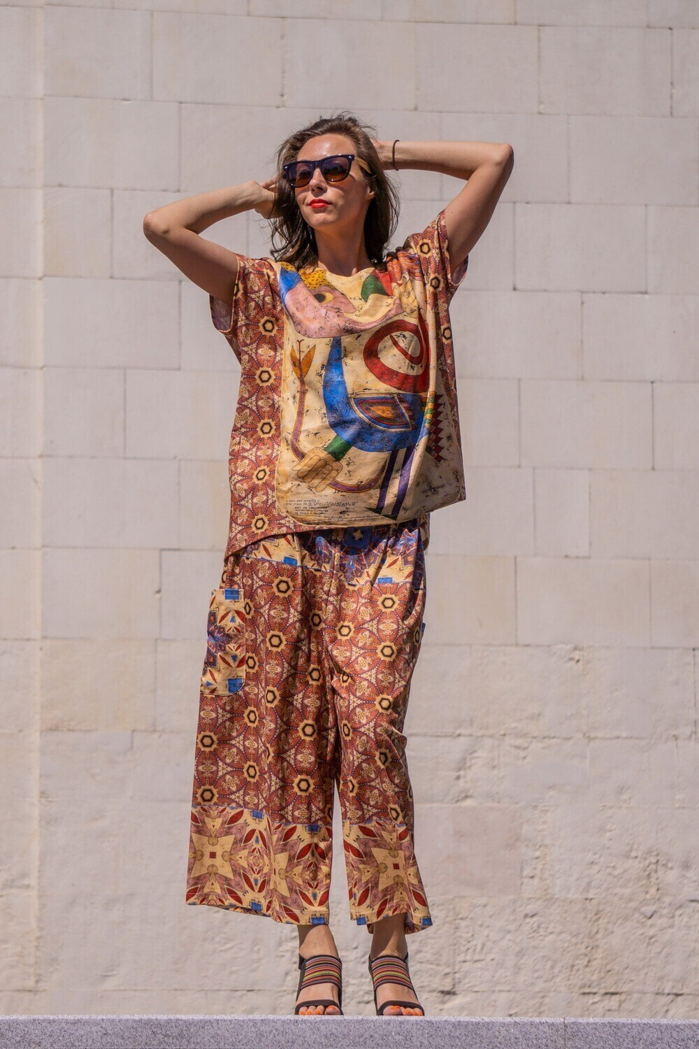 Комплект (футболка и брюки кюлоты) "Браунер", по мотивам живописи Виктора Браунера