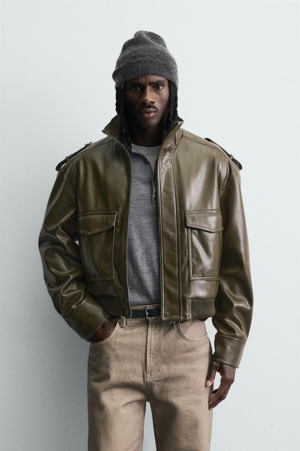 ZARA УКОРОЧЕННАЯ КУРТКА ИЗ ИСКУССТВЕННОЙ КОЖИ, ОЛИВКОВЫЙ