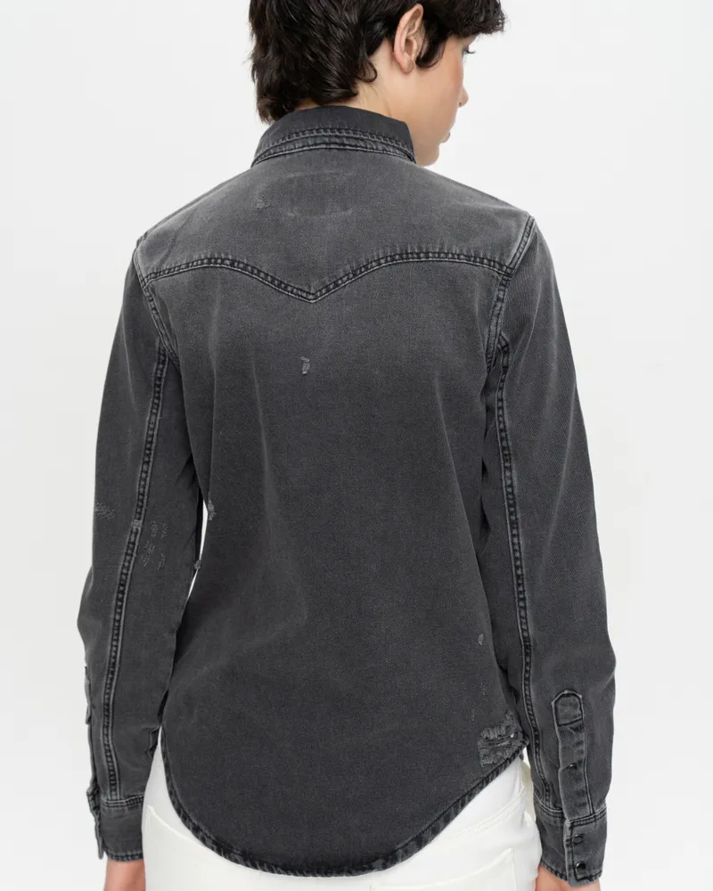 Серая рубашка из денима с карманами