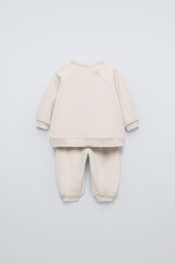 ZARA КОМПЛЕКТ: ТОЛСТОВКА И БРЮКИ-ДЖОГГЕРЫ, СВЕТЛО-БЕЖЕВЫЙ