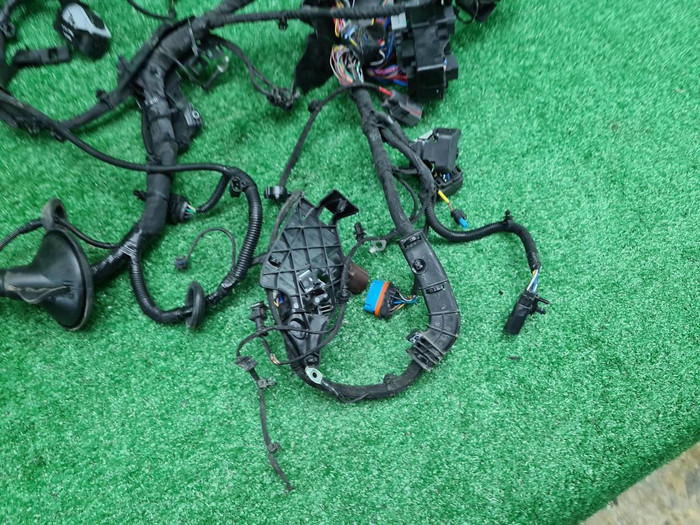 Проводка моторного отсека Geely Monjaro (21-нв)