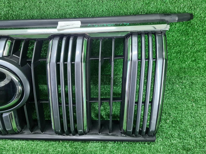 Решетка радиатора Toyota Land Cruiser Prado 150 (2017-н.в.)