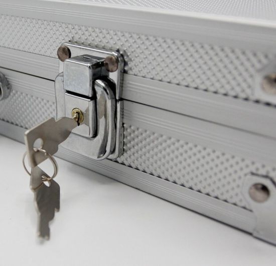 Фабрика Покера: Набор из 300 фишек для покера с номиналом