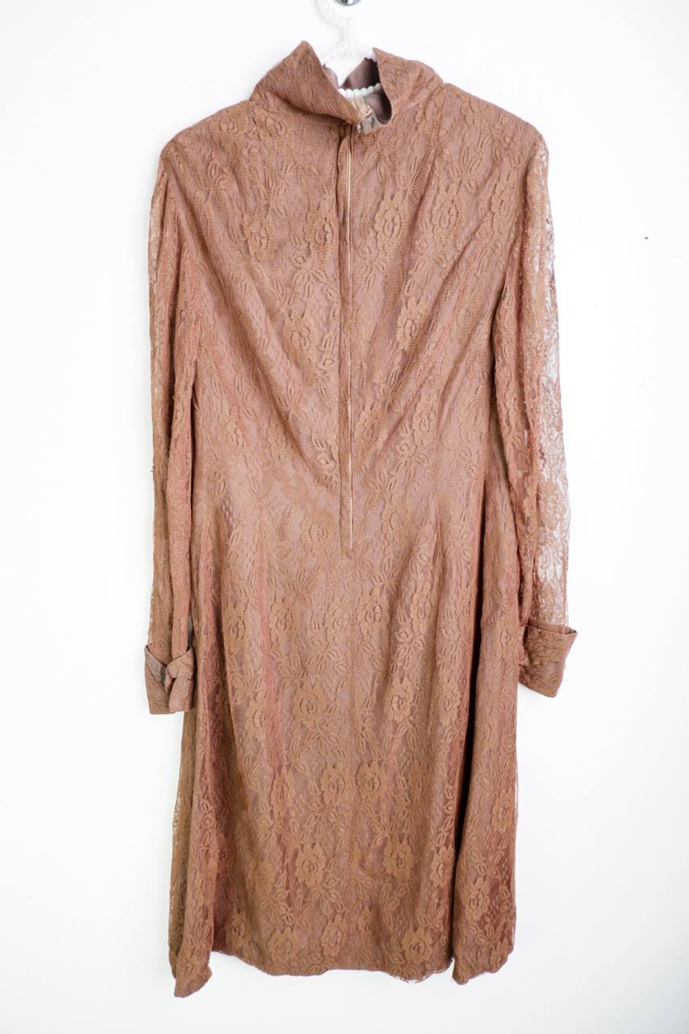 Платье кружевное, визуально на 42 размер