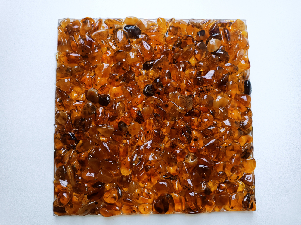 Плитка из янтаря (рельефная и гладкая)