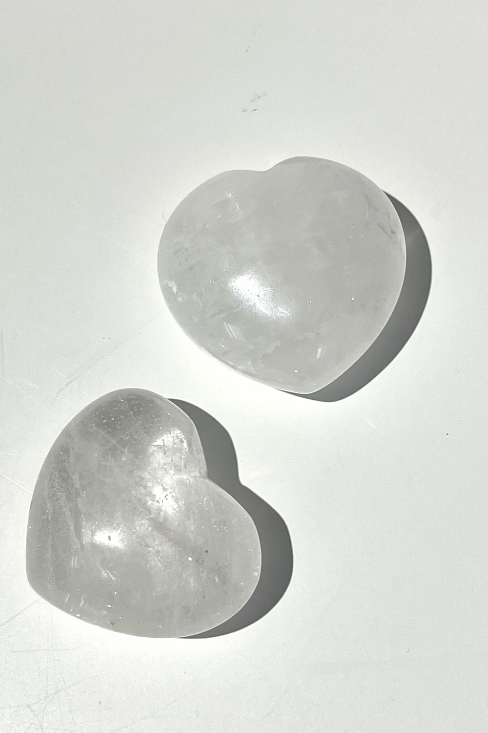 Сердечки из сердолика и горного хрусталя