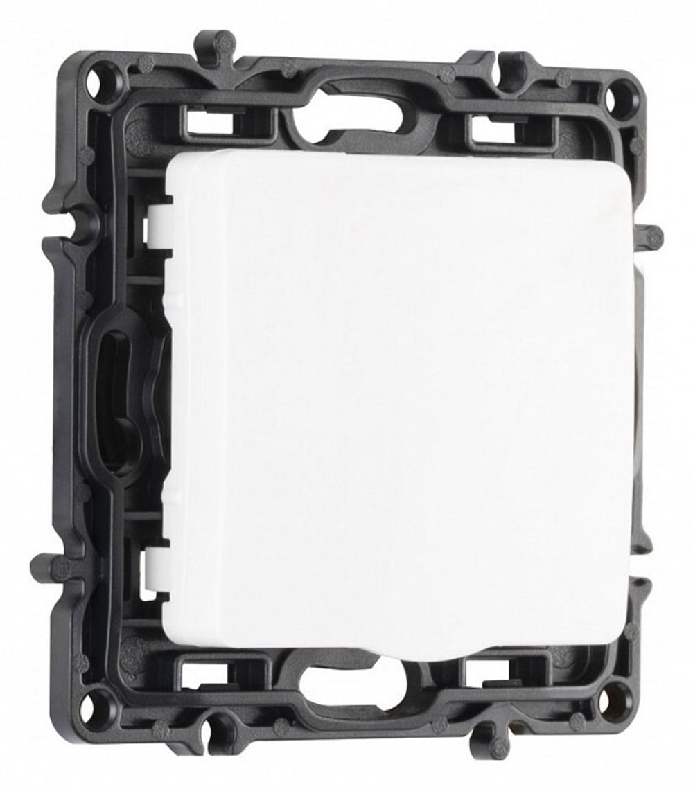 Розетка влагозащищенная с заземлением и со шторкой с крышкой Arte Milano am-217 217.41-1.white