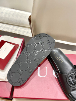 Gucci GG Slide Sandal