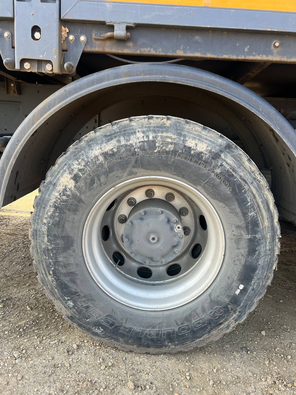 КАРВИНГ 3370* на шасси HONGYAN CQ3346 6x4 Бортовой с КМУ 3370AE (Дизельный, 8,7 л, 388 л.с., МТ)