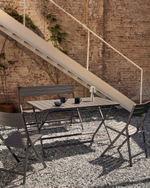 Складная уличная скамейка Torreta из алюминия с черной отделкой