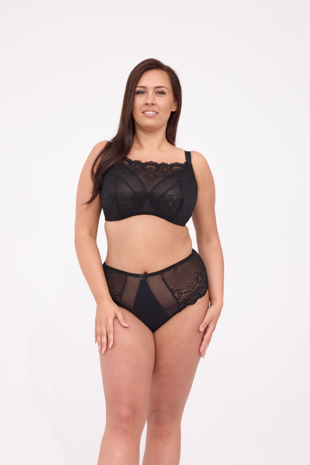 Бюстгальтер-топ с сетчатыми мягкими чашками и гипюром поверх (Размер: 90D) (Цвет: черный)