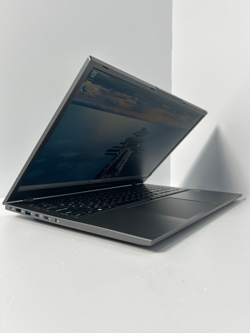 Ноутбук Machcreator Cosmos R17 (JJ00GG00GRU) 17.3"/AMD Ryzen 5 7430U/RAM 16GB/SSD 512GB/AMD Radeon Graphics/1920x1080/IPS 120Hz/Win11/Подсветка кл-ры: LED/Серый Состояние: A1