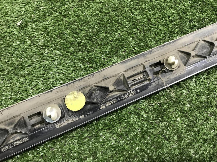 Накладка двери передняя правая BMW 7er G11 G12 (2015-2022)