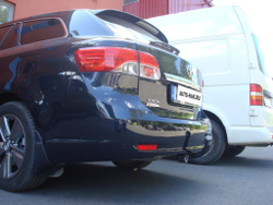 Фаркоп Auto-Hak O 74 Toyota Avensis универсал 2009- (паспорт и сертификат в комплекте)(без электрики)