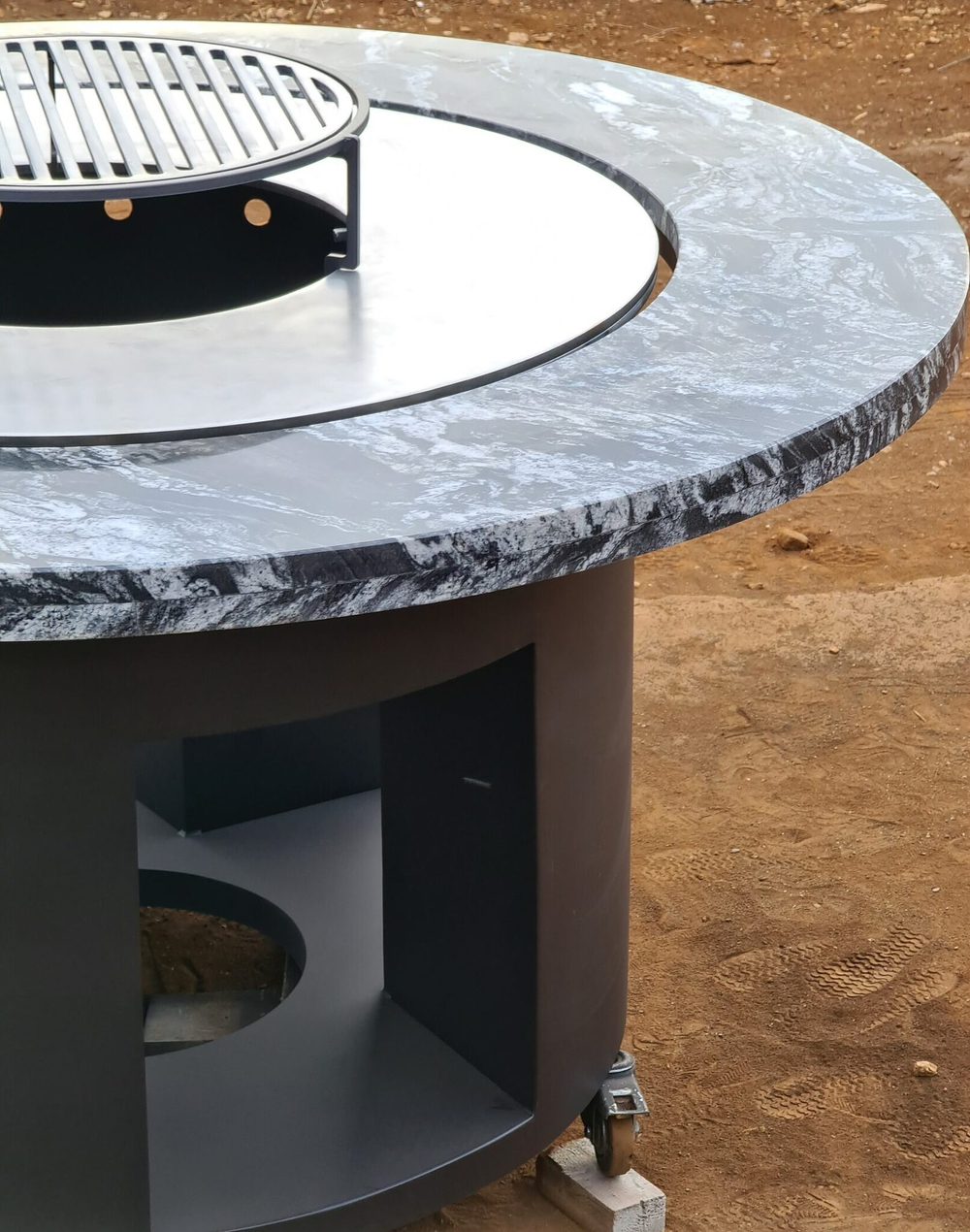 Дровяной гриль-стол Elbrus Grill Гималаи PRO 1200 (диаметр стола 1820 мм)