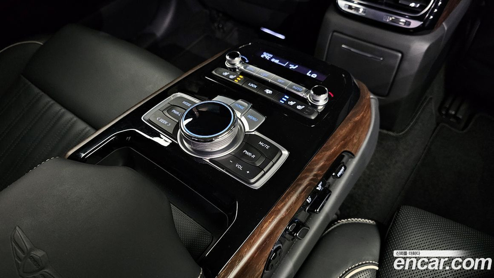 Genesis G90 3.8 AWD (02.2020)