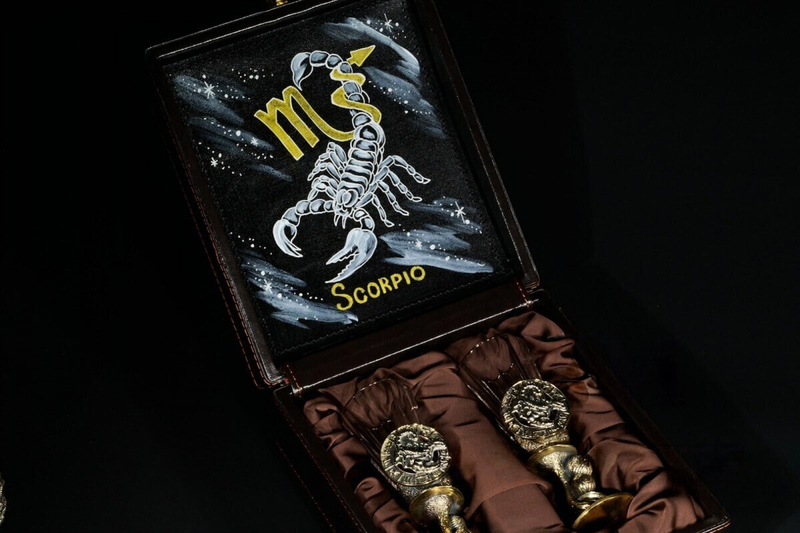 Набор лафитников для водки «Знаки Зодиака Скорпион» 2 шт. в подарочном футляре c художественным оформлением