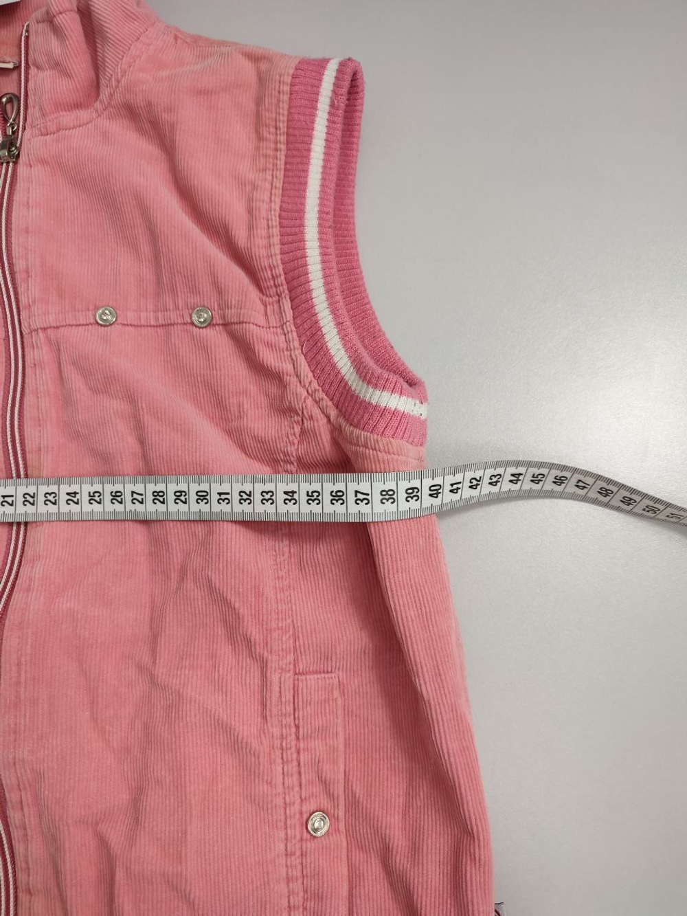 Жилетка нежная 46 размер