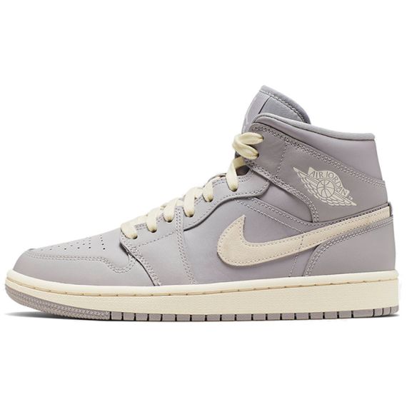 Jordan Air Jordan 1 Mid &quot;Light Bone&quot;