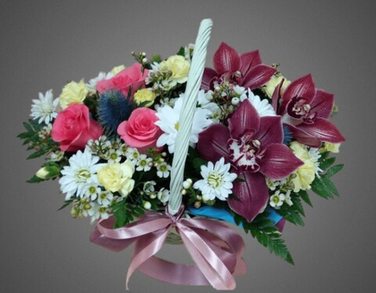 Корзиночка с цветами «Три желания»