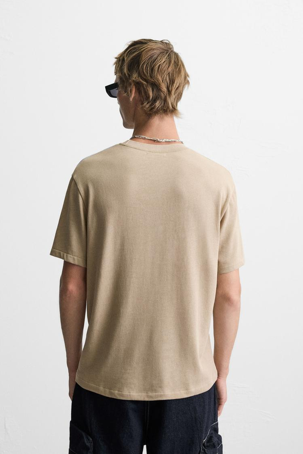 ZARA ТРИКОТАЖНАЯ ФУТБОЛКА СТАНДАРТНОГО КРОЯ, ПЕСОЧНЫЙ