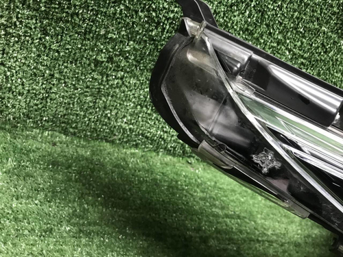 Фара правая Toyota Fortuner 2 (2020-н.в.) LED