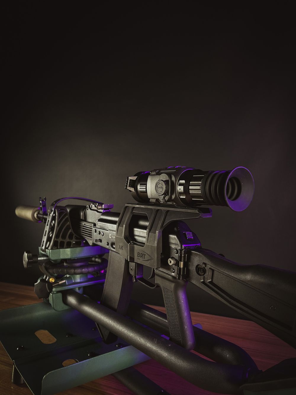 Боковой кронштейн под прицелы Iray, BRT