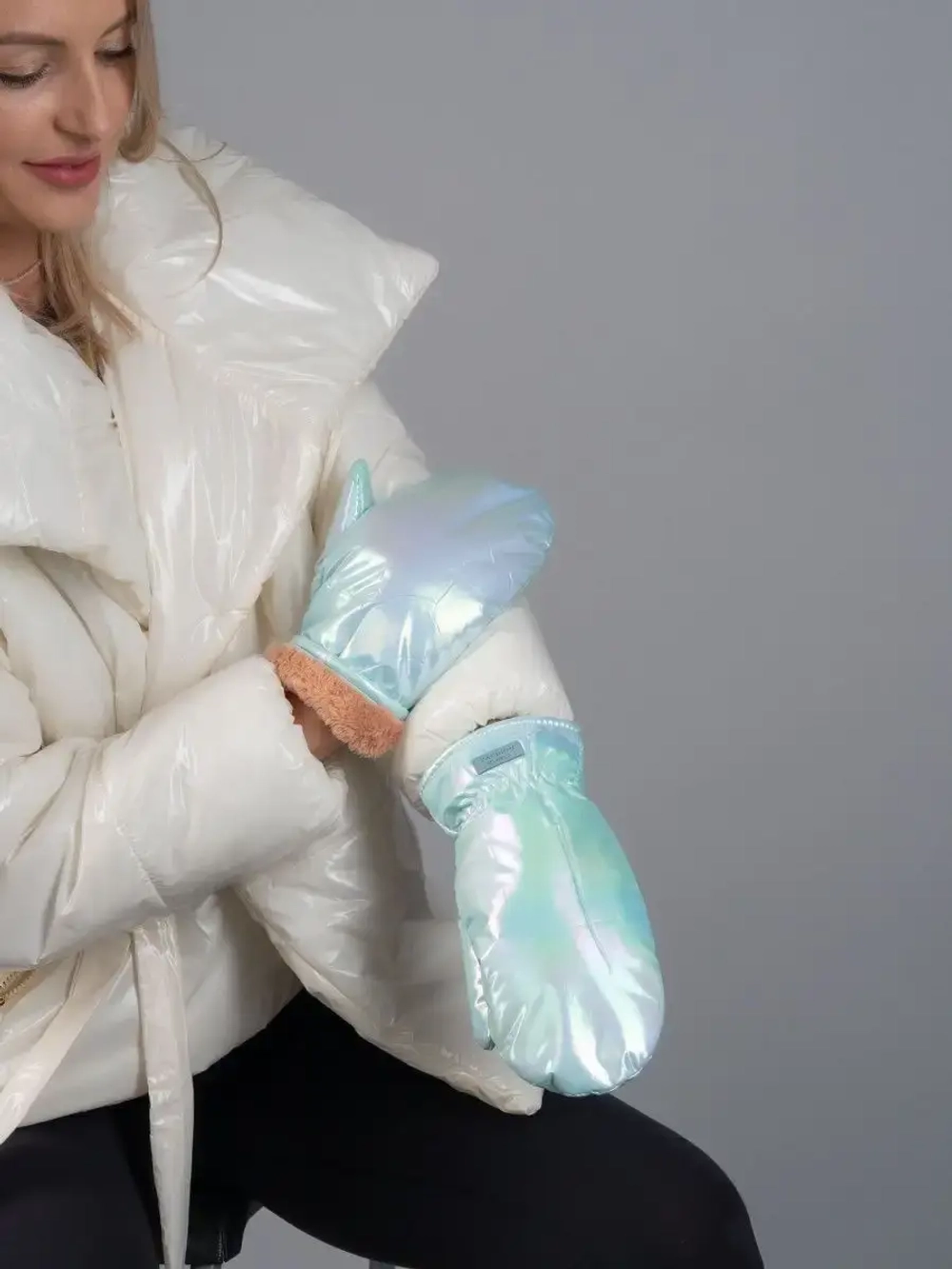 Варежки женские зимние непромокаемые болоньевые