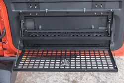 TANK 300 Стол на пятую дверь с дополнительной полкой STC