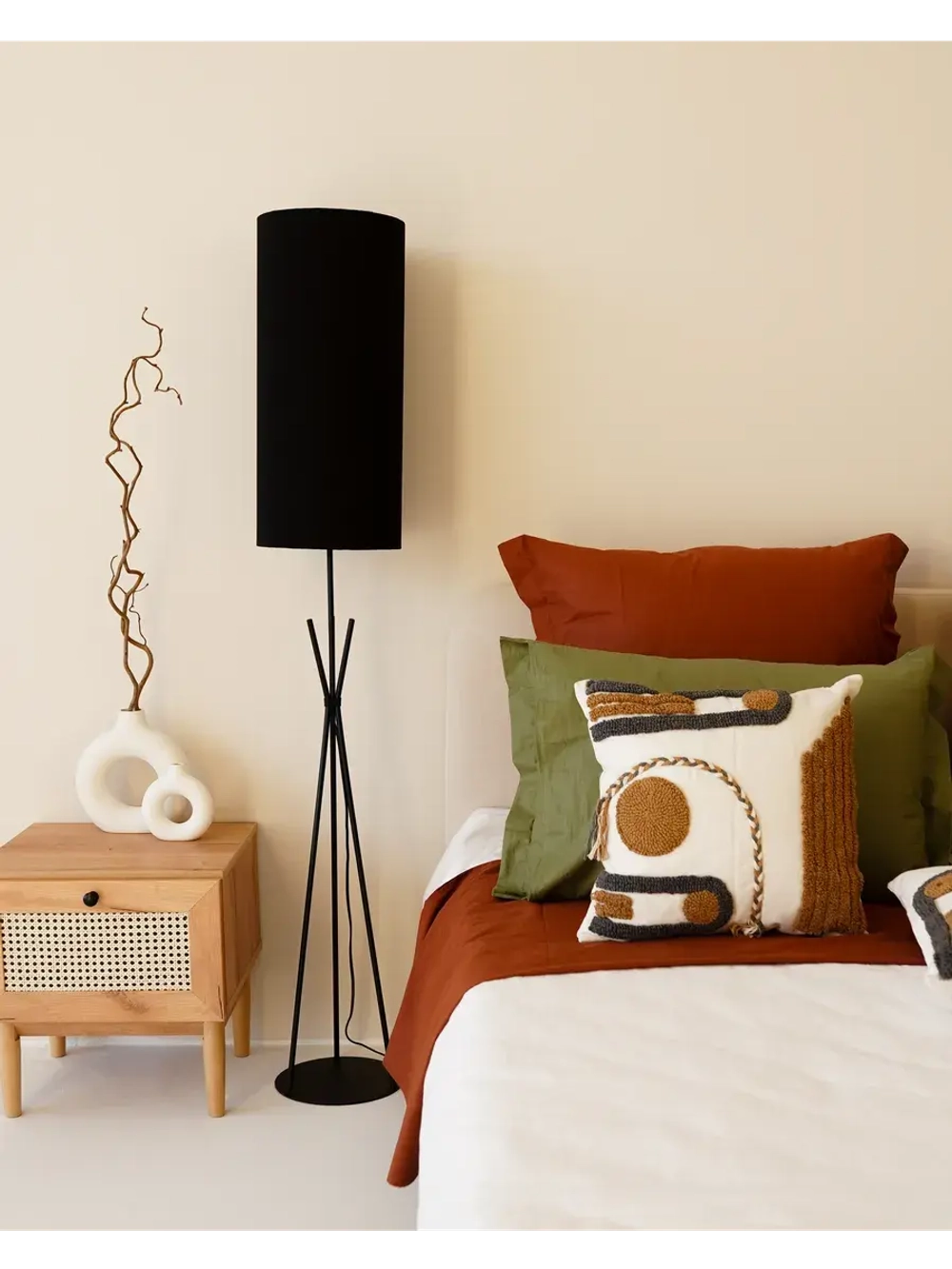 Торшер напольный с абажуром в гостиную современный