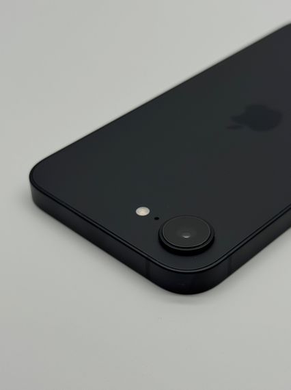 iPhone 16e 128Gb Back