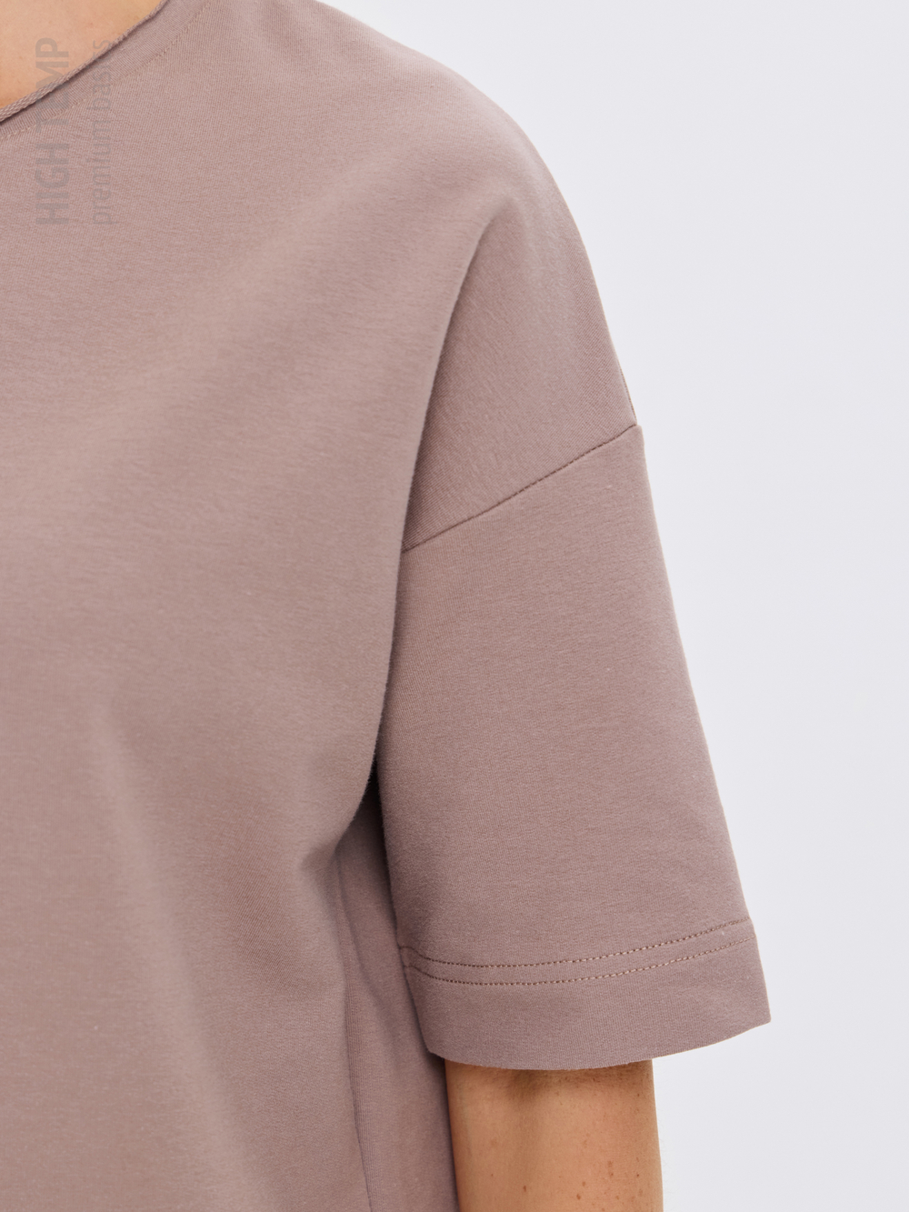 Плотная футболка из футера 2-нитки с V-вырезом HIGH TEMP