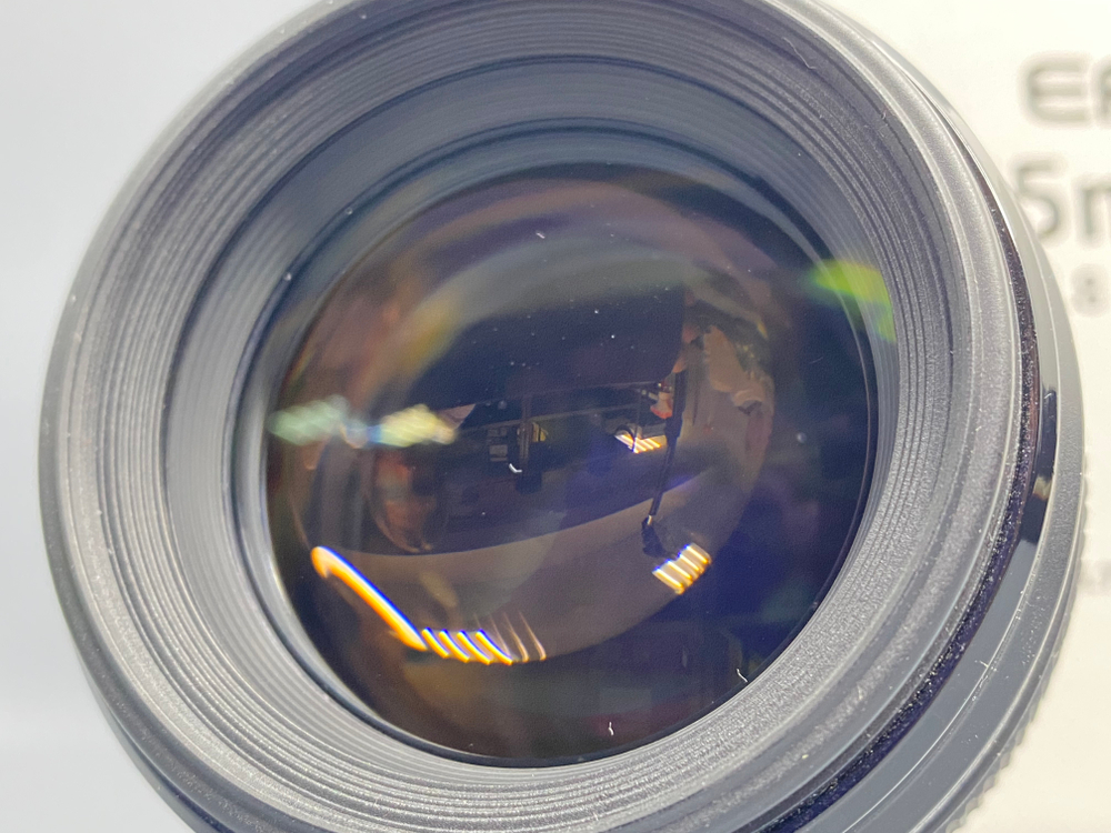 Canon 85mm 1.8 USM внутри пыль