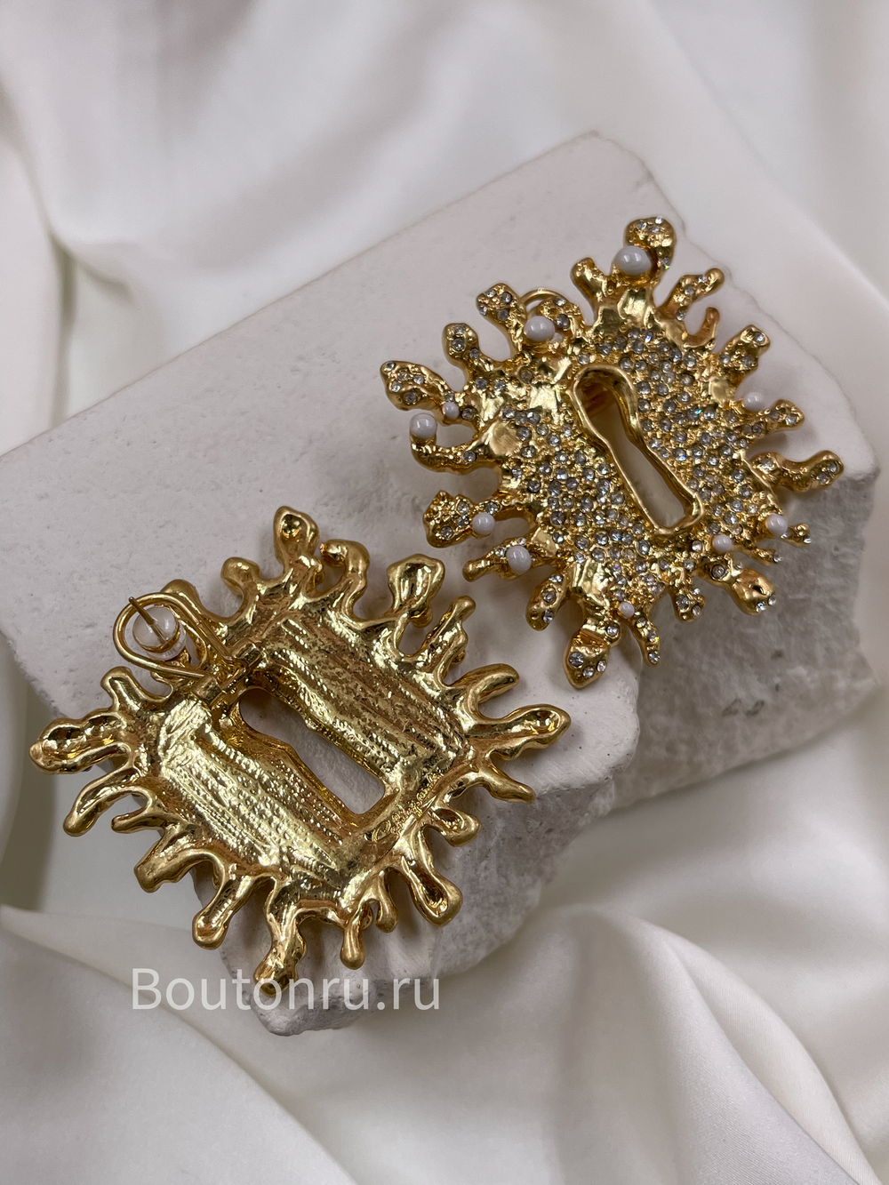 Серьги Скиапар. золотые с замочной скважиной со стразами