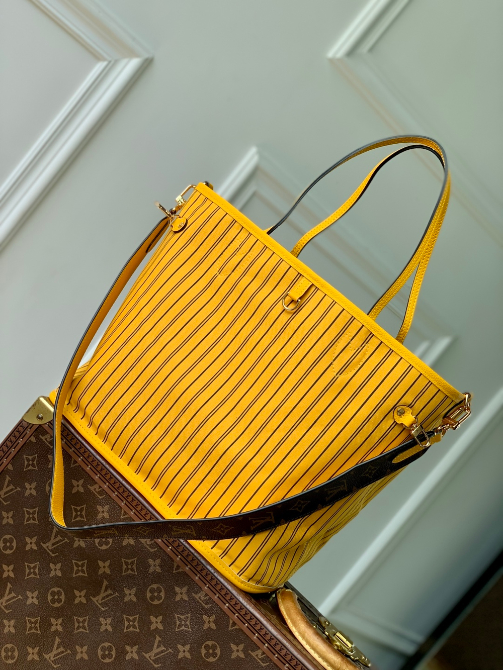 Louis Vuitton Neverfull Bandouliere Inside Out MM