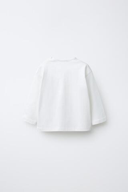 ZARA ФУТБОЛКА С АППЛИКАЦИЕЙ «ЩЕНОК», ЖЕЛТОВАТО-БЕЛЫЙ